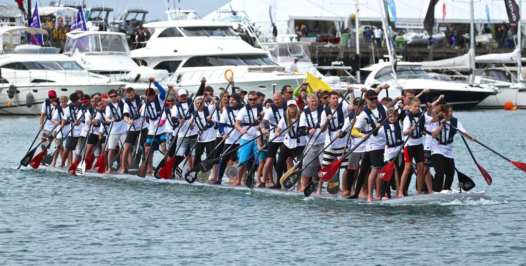 Back on the return leg - New provisional World SUP mark set on the Lancer AirDock SUP - Auckland On The Water Boat Show - September 27, 2014  © Richard Gladwell www.photosport.co.nz